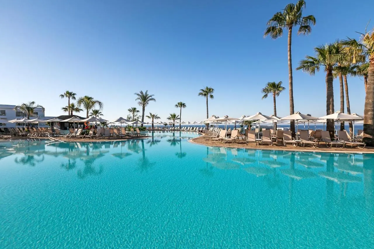 Atlantica Sungarden Beach أيا نابا فندق
