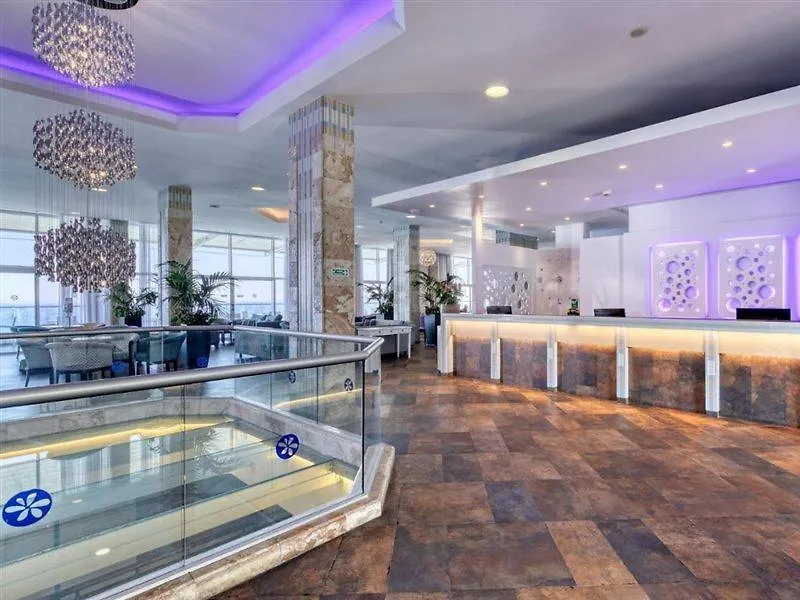 **** فندق Atlantica Sungarden Beach أيا نابا قبرص