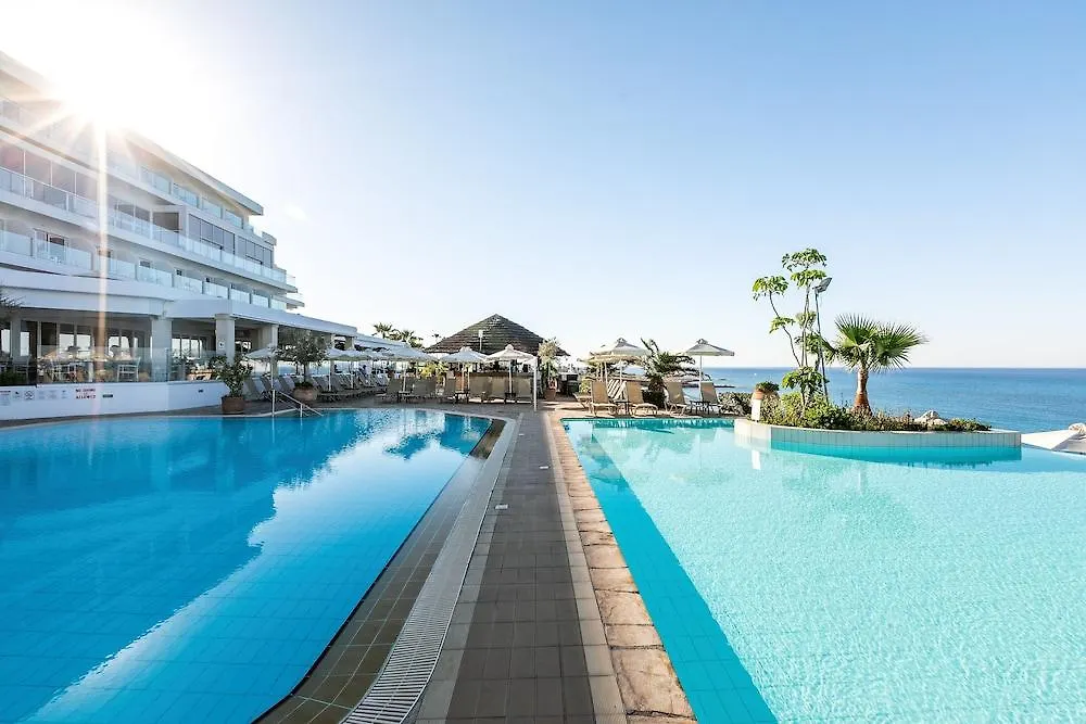 Atlantica Sungarden Beach أيا نابا 4*,